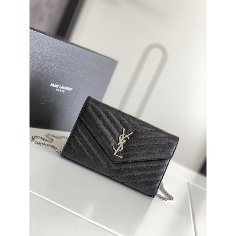 Klassisches CASSANDRE Portemonnaie mit Kette aus Leder mit Grain-de-Poudre-Prägung