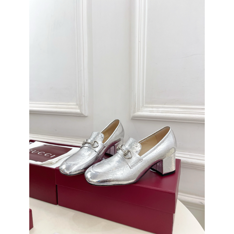 Damenpumps im Loafer-Stil mit Horsebit