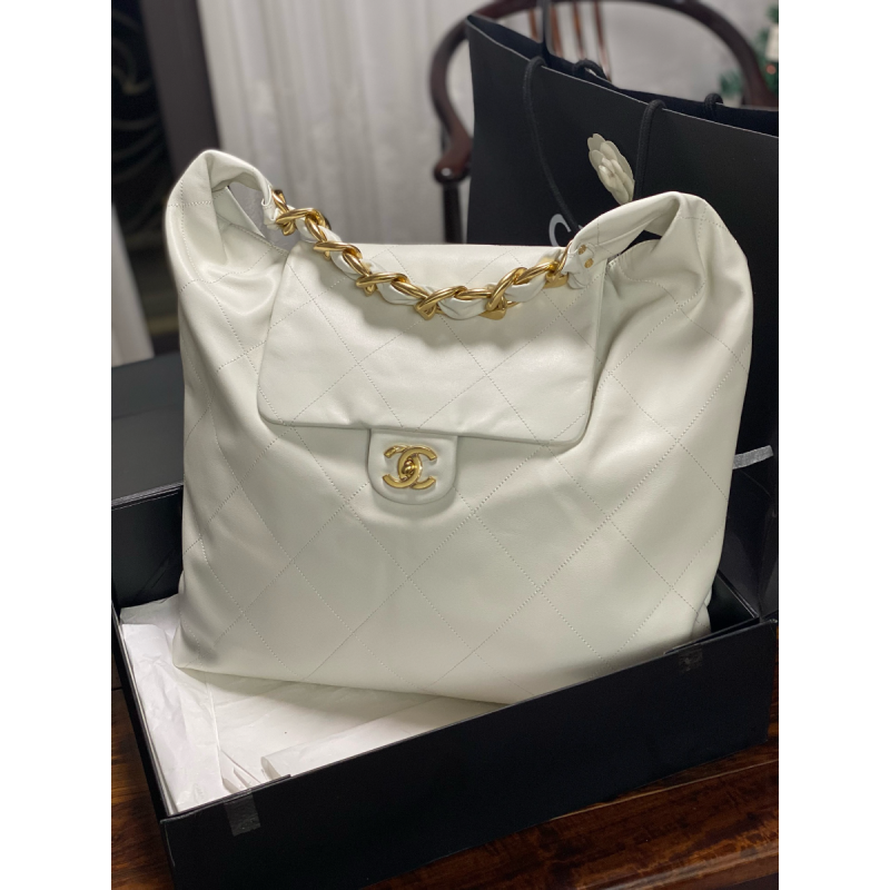 Chanel Maxi Hobo Tasche