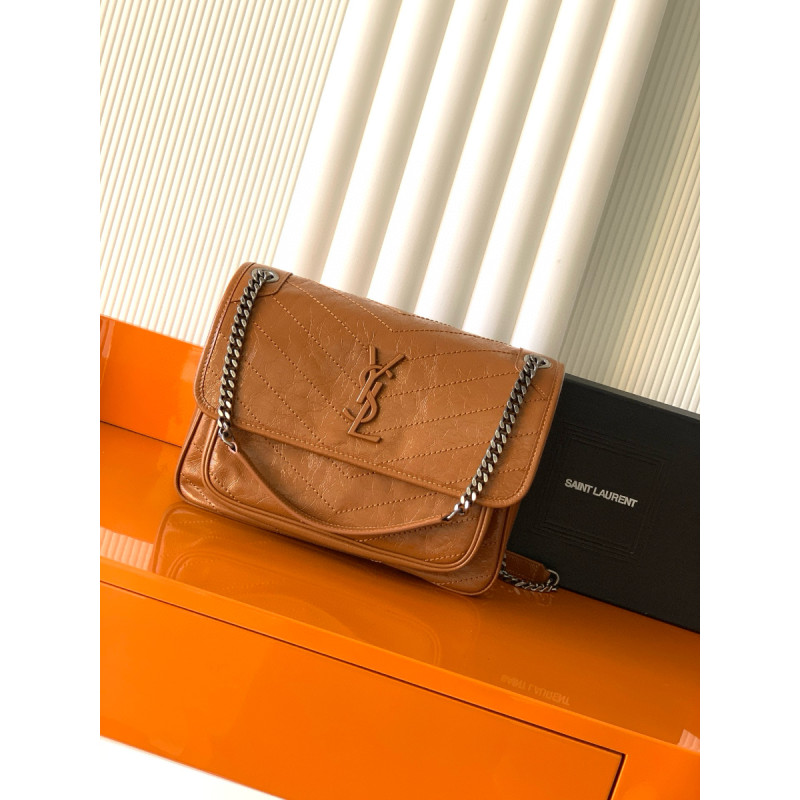 Mittelgroße NIKI aus gestepptem Vintage-Leder