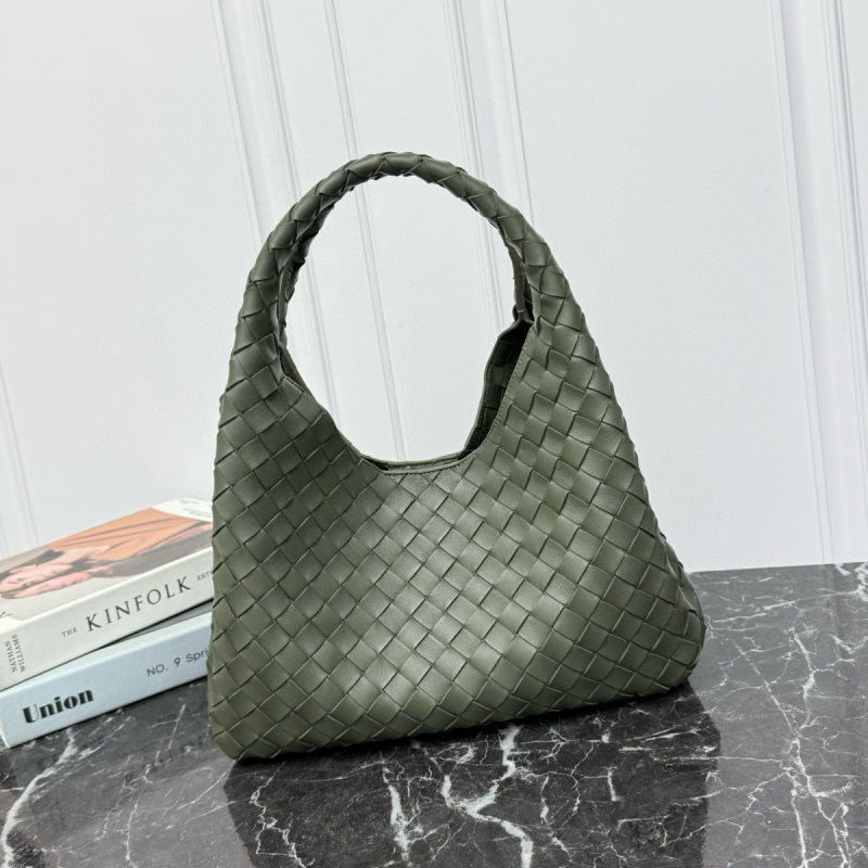 Intrecciato Medium Campana Shoulder Bag-Pickle