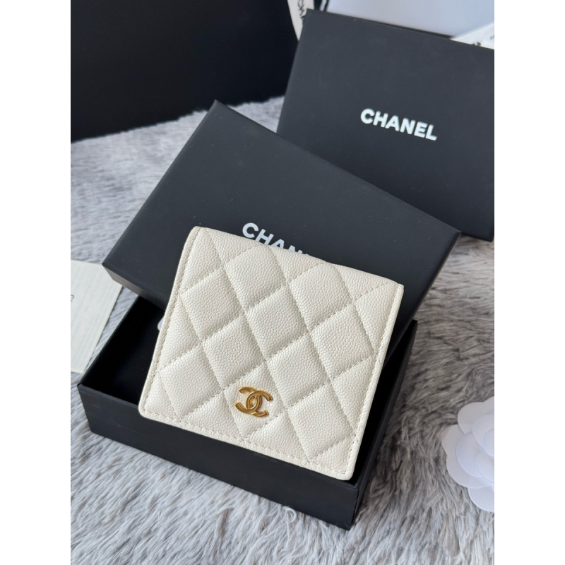 Weißes körniges Leder Chanel Kleine gefaltete Brieftasche Gold Hardware